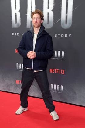 Louis Klamroth bei der Premiere des Netflix-Doku-Highlights BABO DIE HAFTBEFEHL-STORY in der Astor Film Lounge in Berlin am 24.10.2025
