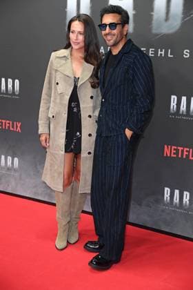 Elyas M Barek mit Ehefrau Jessica M™Barek bei der Premiere des Netflix-Doku-Highlights BABO DIE HAFTBEFEHL-STORY in der Astor Film Lounge in Berlin am 24.10.2025