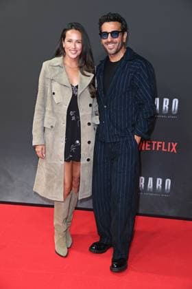 Elyas M Barek mit Ehefrau Jessica M™Barek bei der Premiere des Netflix-Doku-Highlights BABO DIE HAFTBEFEHL-STORY in der Astor Film Lounge in Berlin am 24.10.2025