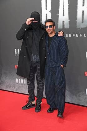 Aykut Anhan (Haftbefehl), Elyas M™Barek bei der Premiere des Netflix-Doku-Highlights BABO DIE HAFTBEFEHL-STORY in der Astor Film Lounge in Berlin am 24.10.2025