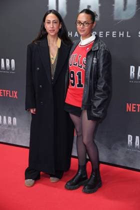 Melissa Khalaj, Taneshia Abt bei der Premiere des Netflix-Doku-Highlights BABO DIE HAFTBEFEHL-STORY in der Astor Film Lounge in Berlin am 24.10.2025