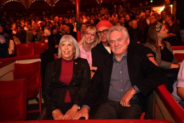 Sepp Maier mit Ehefrau Monika Roth und Hans Sigl mit Ehefrau Susanne Roncalli Premiere ARTistART Werksviertel am Ostbahnhof München 24. Oktober 2025