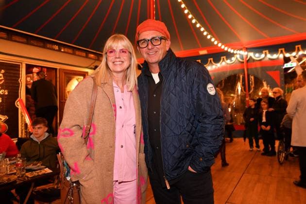 Hans Sigl mit Ehefrau Susanne Roncalli Premiere ARTistART Werksviertel am Ostbahnhof München 24. Oktober 2025