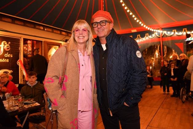 Hans Sigl mit Ehefrau Susanne Roncalli Premiere ARTistART Werksviertel am Ostbahnhof München 24. Oktober 2025
