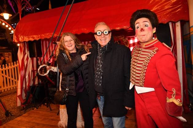 Günther Sigl mit Ehefrau und Clown Roncalli Premiere ARTistART Werksviertel am Ostbahnhof München 24. Oktober 2025