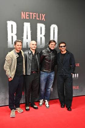 Paco-Luca Nitsche, Sinan Sevinc , Juan Moreno und Elyas M Barek bei der Babo - Die Haftbefehl-Story (Netflix) Doku Premiere am 24.10.2025 in der Astor Film Lounge in Berlin Babo (Netflix) Premiere in Berlin