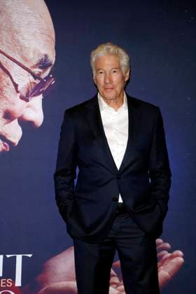 Weisheit des Glücks , Filmpräsentation in der Kulturbrauerei, Berlin, 24.10.2025 Richard Gere bei einem Photocall vor der Präsentation des Dokumentarfilms über das Leben des Dalai Lama, WEISHEIT DES GLÜCKS dessen Executive Producer er ist, in der Kulturbrauerei in Berlin am 24.10.2025 Berlin Kulturbrauerei Copyright: xAnitaxBuggex