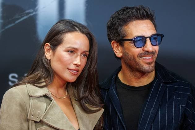 Premiere - BABO - Die Haftbefehl Story - Jessica Riso M Barek und Elyas M Barek bei der Premiere desr Netflix Doku BABO - Die Haftbefehl Story im Astor Film Lounge am 22.10.2025 in Berlin. Copyright: xEventpressxKochanx