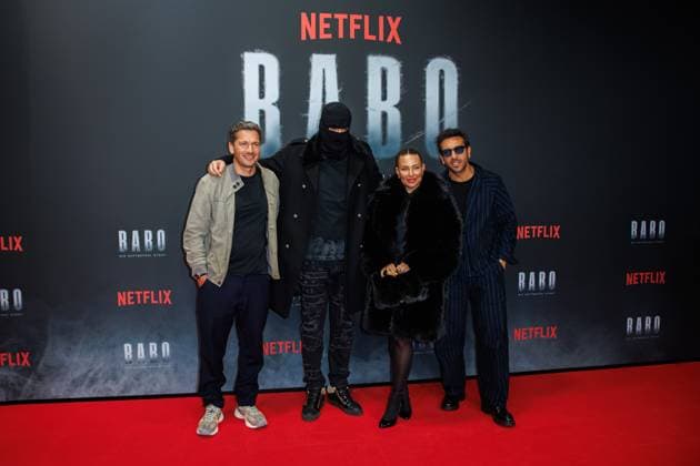 Premiere - BABO - Die Haftbefehl Story - Paco-Luca Nitsche, Haftbefehl (Aykut Anhan), Nina Anhan und Elyas M Barek bei der Premiere desr Netflix Doku BABO - Die Haftbefehl Story im Astor Film Lounge am 22.10.2025 in Berlin. Copyright: xEventpressxKochanx