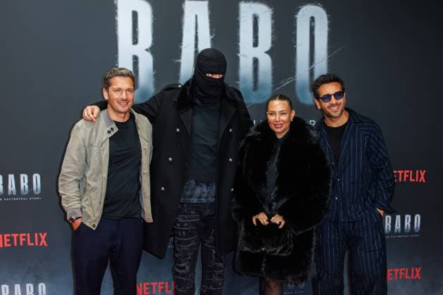 Premiere - BABO - Die Haftbefehl Story - Paco-Luca Nitsche, Haftbefehl (Aykut Anhan), Nina Anhan und Elyas M Barek bei der Premiere desr Netflix Doku BABO - Die Haftbefehl Story im Astor Film Lounge am 22.10.2025 in Berlin. Copyright: xEventpressxKochanx