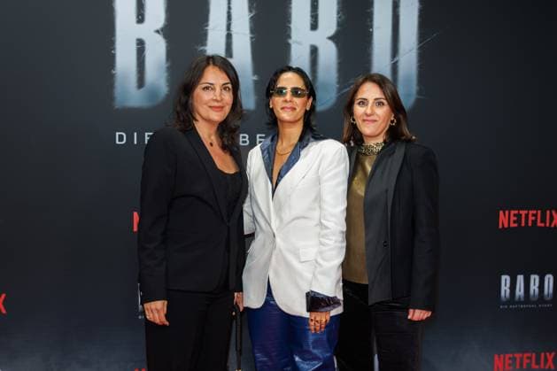 Premiere - BABO - Die Haftbefehl Story - Düzen Tekkal, Tülin Tekkal und Tugba Tekkal bei der Premiere desr Netflix Doku BABO - Die Haftbefehl Story im Astor Film Lounge am 22.10.2025 in Berlin. Copyright: xEventpressxKochanx