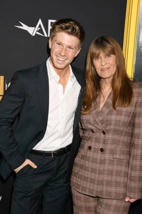 LOS ANGELES, CA - OCTOBER 24: Robert Irwin and Terri Irwin at the AFI Fest 2025 Premiere of Nuremberg at TCL Chinese Theatre on October 24, 2025 in Los Angeles, California. Copyright: xJeffreyxMayerx