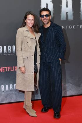 24.10.2025, Jessica Riso und Elyas MÕBarek zur Netflix Premiere von Babo Ð Die Haftbefehl-Story, Astor Film Lounge, Berlin, Berlin
