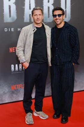 24.10.2025, Pacco-Luca Nitsche und Elyas MÕBarek zur Netflix Premiere von Babo Ð Die Haftbefehl-Story, Astor Film Lounge, Berlin, Berlin