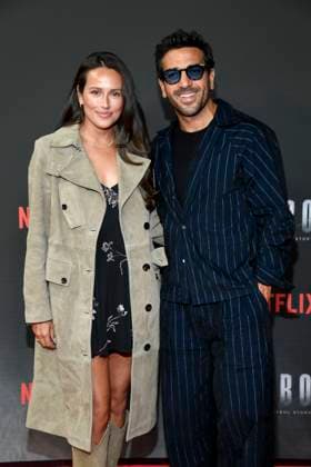 abb Haftbefehl- Jessica Riso und Elyas M Barek Ehepaar zu Gast auf dem roten Teppich des Special Screening Event dem Netflix Doku Highlight Babo Die Haftbefehl Story in der Astor Film Lounge am 24.10.2025in Berlin Berlin Deutschland
