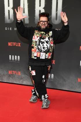 abb Haftbefehl- Oliver Polak zu Gast auf dem roten Teppich des Special Screening Event der Netflix Doku Highlight Babo Die Haftbefehl Story in der Astor Film Lounge am 24.10.2025in Berlin Berlin Deutschland