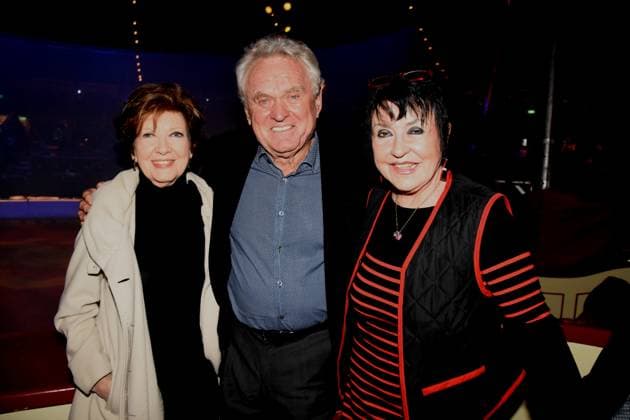 Carolin Reiber TV Moderatorin a.D Sepp Maier Fussball Weltmeister Uschi Ackermann Kaefer Witwe Muenchen 2410.2025 Werksviertel Muenchen Circus Roncalli Premiere-Art ist Art Foto Muenchen