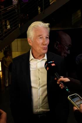 Richard Gere bei einer Sondervorstellung des Films WEISHEIT DES GLÜCKS, dessen Executive Producer er ist im Kino in der Kulturbrauerei in Berlin am 24.10.2025