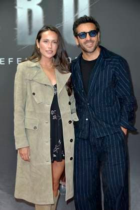 Elyas M Barek mit Ehefrau Jessica M Barek beim Special Screening des Netflix Dokumentarfilms Babo - Die Haftbefehl-Story in der Astor Film Lounge. Berlin, 24.10.2025