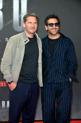 Paco-Luca Nitsche und Elyas M Barek beim Special Screening des Netflix Dokumentarfilms Babo - Die Haftbefehl-Story in der Astor Film Lounge. Berlin, 24.10.2025