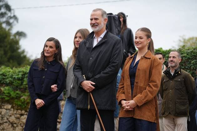 Entertainment Themen der Woche KW43 Entertainment Bilder des Tages Spanish King Felipe VI and Queen Letizia with Princess of Asturias Leonor de Borbon during a visit to Valdesoto Siero as winner of the 36th annual Exemplary Village of Asturias Awards, Spain, on Saturday 25 October 2025. Cordon Press 