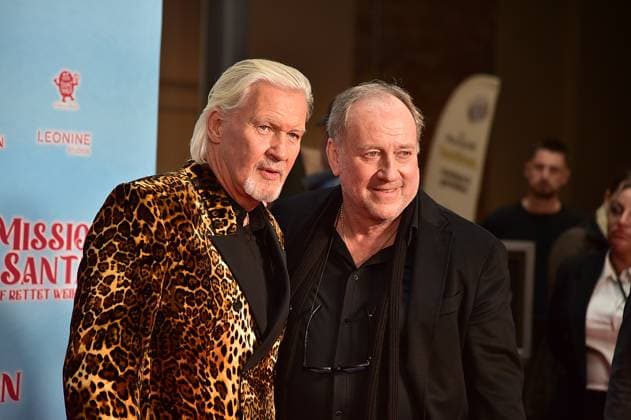 MISSION SANTA, ein ELf rettet Weihnachten Jonny logan,Singer, Harold Faltermeyer, Producer, Musiker Ankuft, roter Teppich zur Premiere des Animationsfilmes fuer Kinder - MISSION SANTA, ein ELf rettet Weihnachten -in Berlin am 25.10.2025