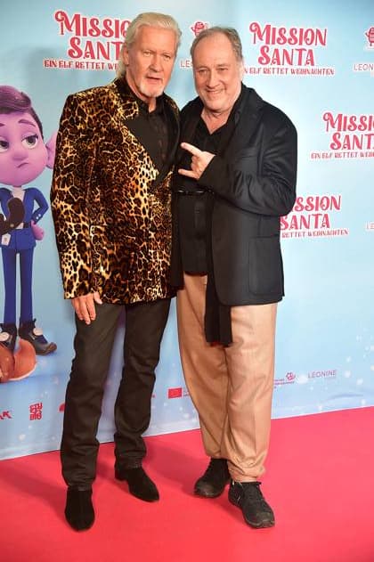 MISSION SANTA, ein ELf rettet Weihnachten Jonny logan,Singer, Harold Faltermeyer, Producer, Musiker Ankuft, roter Teppich zur Premiere des Animationsfilmes fuer Kinder - MISSION SANTA, ein ELf rettet Weihnachten -in Berlin am 25.10.2025