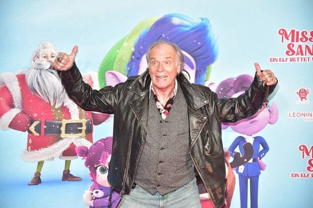 MISSION SANTA, ein ELf rettet Weihnachten Wolfgang Fierek Ankuft, roter Teppich zur Premiere des Animationsfilmes fuer Kinder - MISSION SANTA, ein ELf rettet Weihnachten -in Berlin am 25.10.2025