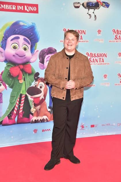 MISSION SANTA, ein ELf rettet Weihnachten julius Weckauf Ankuft, roter Teppich zur Premiere des Animationsfilmes fuer Kinder - MISSION SANTA, ein ELf rettet Weihnachten -in Berlin am 25.10.2025