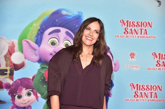 MISSION SANTA, ein ELf rettet Weihnachten Bettina Zimmermann Ankuft, roter Teppich zur Premiere des Animationsfilmes fuer Kinder - MISSION SANTA, ein ELf rettet Weihnachten -in Berlin am 25.10.2025