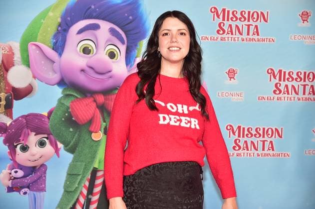 Entertainment Themen der Woche KW43 Entertainment Bilder des Tages MISSION SANTA, ein ELf rettet Weihnachten malwanne, alias Vanessa Braunisch Ankuft, roter Teppich zur Premiere des Animationsfilmes fuer Kinder - MISSION SANTA, ein ELf rettet Weihnachten -in Berlin am 25.10.2025 *** MISSION SANTA, an elf saves Christmas malwanne, alias Vanessa Braunisch Arrival, red carpet for the premiere of the animated film for children MISSION SANTA, an elf saves Christmas in Berlin on 25 10 2025 Photopress Mueller