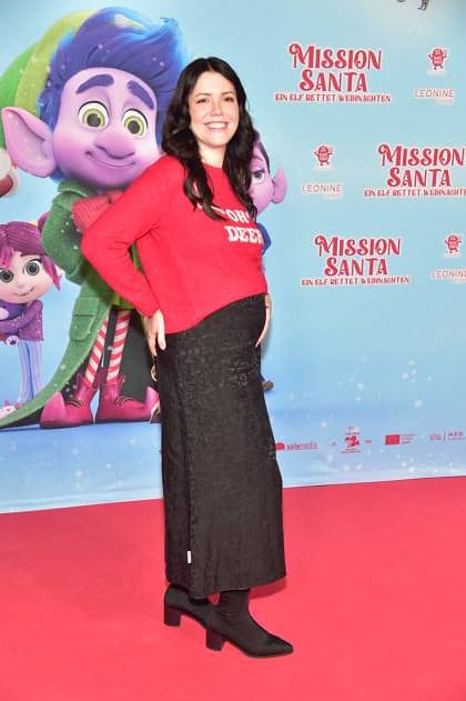 MISSION SANTA, ein ELf rettet Weihnachten malwanne, alias Vanessa Braunisch Ankuft, roter Teppich zur Premiere des Animationsfilmes fuer Kinder - MISSION SANTA, ein ELf rettet Weihnachten -in Berlin am 25.10.2025