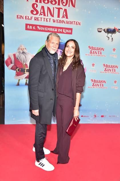 MISSION SANTA, ein ELf rettet Weihnachten Kai Wiesinger, Bettina Zimmermann Ankuft, roter Teppich zur Premiere des Animationsfilmes fuer Kinder - MISSION SANTA, ein ELf rettet Weihnachten -in Berlin am 25.10.2025