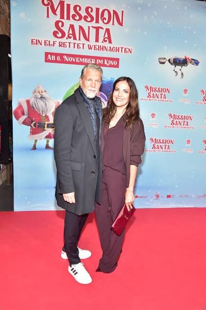 MISSION SANTA, ein ELf rettet Weihnachten Kai Wiesinger, Bettina Zimmermann Ankuft, roter Teppich zur Premiere des Animationsfilmes fuer Kinder - MISSION SANTA, ein ELf rettet Weihnachten -in Berlin am 25.10.2025