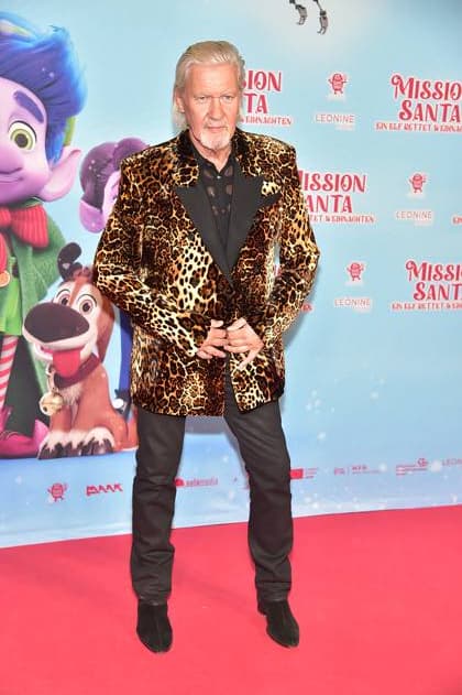 MISSION SANTA, ein ELf rettet Weihnachten Jonny Logan, Sanger, Singt den Titelsong für den Film Ankuft, roter Teppich zur Premiere des Animationsfilmes fuer Kinder - MISSION SANTA, ein ELf rettet Weihnachten -in Berlin am 25.10.2025