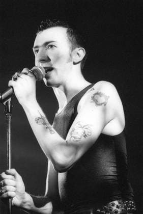 Marc Almond (Sänger) 05 87 men Marc Almond im Mai 1987 Großbritannien britisch britischer England englischer englisch Mann Musik Sänger Popmusik Soft Cell Songwriter british english singer hoch halb stehend singend Mikrofon greifend haltend sw *** Marc Almond singer 05 87 men Marc Almond in May 1987 Great Britain British British England English English man music singer pop music soft cell songwriter british english singer high half standing singing holding microphone holding sw