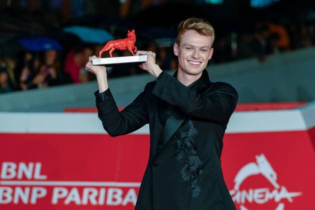 News - Festa del Cinema di Roma 2025 Anson Boon with Vittorio Gassman Award for best actor attends the Closing Ceremony red carpet during the 20th Rome Film Fest at Auditorium Parco della Musica on October 25, 2025 in Rome, Italy. Rome Auditorium Parco della Musica Italy Copyright: xFabrizioxCorradettix xLiveMediax LPN_2101429