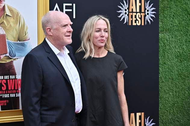 Cassian Elwes mit Begleitung bei der Premiere des Kinofilms Dead Man s Wire auf dem 39. AFI Fest 2025 im TCL Chinese Theatre. Los Angeles, 25.10.2025