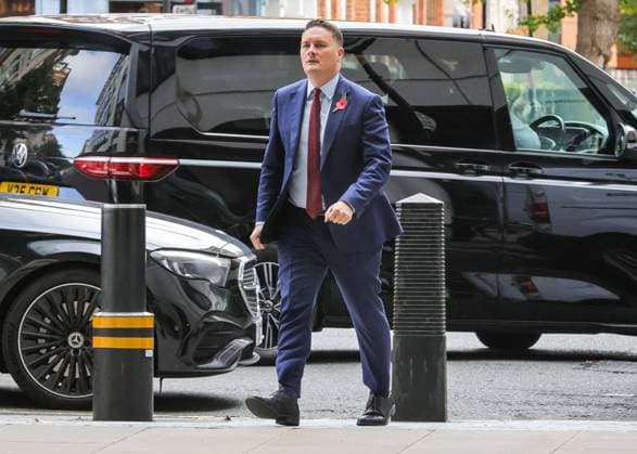 Wes Streeting at the BBC for the Sunday morning media round, London, UK London, UK. 26th Oct 2025. Wes Streeting, Secretary of State for Health and Social Care, Labour Party MP for Ilford North is seen at the BBC for the Sunday morning media round., Credit:Imageplotter Avalon  Copyright: xImageplotterx xAvalonx 1048313406