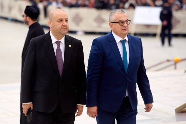 Worlds Largest Orthodox Cathedral, Icons Consecration, Bucharest, Romania Bucharest, Romania. 26th Oct, 2025: Judges of the Constitutional Court of Romania Mihai Busuioc (L) and Asztalos Csaba Ferenc (R) arrive at the Romanian National Cathedral to attend the consecration of the interior mosaic icons of the Cathedral, an event marking the centennial of the Romanian Orthodox Patriarchate and 140 years of Autocephaly. First proposed in 1881 during the reign of King Carol I, it has been under construction since 2010 and stands today as the largest Orthodox Cathedral in the world, dominating Bucharest with its over 130 meters height. Bucharest Romania Copyright: xLucianxAlecux