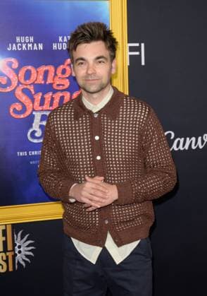 AFI Fest 2025 special screening of Song Sung Blue LOS ANGELES, USA October 26, 2025 Drew Tarver at the AFI FEST premiere for Song Sung Blue at the TCL Chinese Theatre Picture Paul Smith Featureflash 450065 2025 10 26 CA Los Angeles  Copyright: xPaulxSmithx xFeaturesxFlashx xStarfacex STAR_450065_062