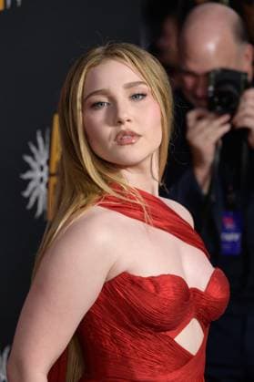 AFI Fest 2025 special screening of Song Sung Blue LOS ANGELES, USA October 26, 2025 Ella Anderson at the AFI FEST premiere for Song Sung Blue at the TCL Chinese Theatre Picture Paul Smith Featureflash 450065 2025 10 26 CA Los Angeles  Copyright: xPaulxSmithx xFeaturesxFlashx xStarfacex STAR_450065_065