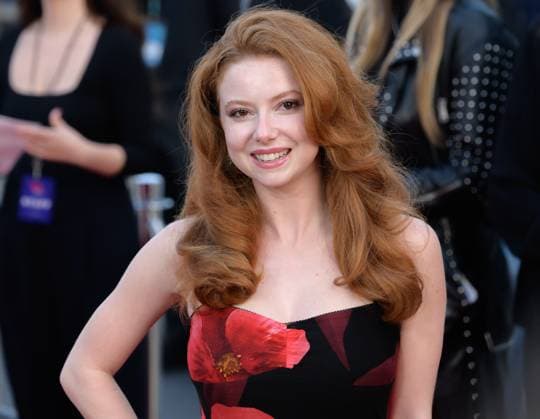 AFI Fest 2025 special screening of Song Sung Blue LOS ANGELES, USA October 26, 2025 Francesca Capaldi at the AFI FEST premiere for Song Sung Blue at the TCL Chinese Theatre Picture Paul Smith Featureflash 450065 2025 10 26 CA Los Angeles  Copyright: xPaulxSmithx xFeaturesxFlashx xStarfacex STAR_450065_082