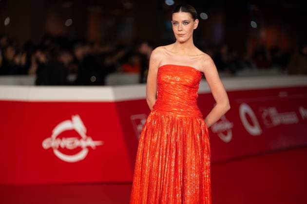 Vita Da Carlo Stagione Finale - Red Carpet - The 20th Rome Film Festival Caterina de Angelis attends the Vita Da Carlo Stagione Finale red carpet during the 20th Rome Film Festival at Auditorium Parco Della Musica in Rome, Italy, on October 26, 2025. Rome Italy  Copyright: xLucaxCarlinox originalFilename: carlino-notitle251026_np9D2.jpg