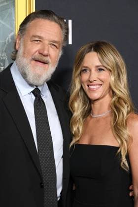 October 27, 2025, Los Angeles, Ca, USA: LOS ANGELES - OCT 24: Russell Crowe, Britney Theriot at the 2025 AFI FEST - Nuremberg Premiere at the TCL Chinese Theater IMAX on October 24, 2025 in Los Angeles, CA Los Angeles USA - ZUMAb170 20251027_aap_b170_006 Copyright: xKayxBlakex