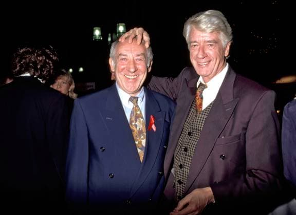 ARCHIV: Dieter Hallervorden Schauspieler Dieter Hallervorden ( Dieter Jürgen Didi Hallervorden ) mit Rudi Carrell anläßlich der Rudi Carrell Show , 1990 ARCHIVAUFNAHME, Datum geschätzt 20251027JWM0024 *** ARCHIVE Dieter Hallervorden Actor Dieter Hallervorden Dieter Jürgen Didi Hallervorden with Rudi Carrell on the occasion of the Rudi Carrell Show , 1990 ARCHIVE PICTURE, date estimated 20251027JWM0024