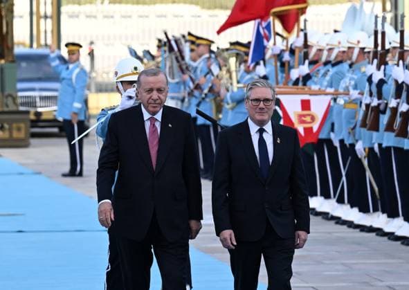 Turkish President Erdogan welcomes UK PM Starmer with an official ceremony ANKARA, TURKIYE - OCTOBER 27: Turkish President Recep Tayyip Erdogan (L) welcomes UK Prime Minister Keir Starmer (R) with an official ceremony in Ankara, Turkiye on October 27, 2025. Mehmet Ali Ozcan Anadolu Ankara Turkey. Editorial use only. Please get in touch for any other usage.  Copyright: x2025xAnadoluxMehmetxAlixOzcanx
