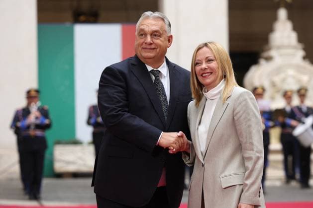 Geogia Meloni Meets With Hungarian PM Viktor Orban - Rome Prime Minister Giorgia Meloni receives Hungarian Prime Minister Viktor Orban for a discussion focused on the war in Ukraine and Italy s position within Europe ahead of decisions on the rule of law and sanctions, on October 27, 2025 in Rome, Italy. Photo by Marco Iacobucci IPA ABACAPRESS.COM Rome ITALY Italy  Copyright: xIacobuccixMarco IPA ABACAx