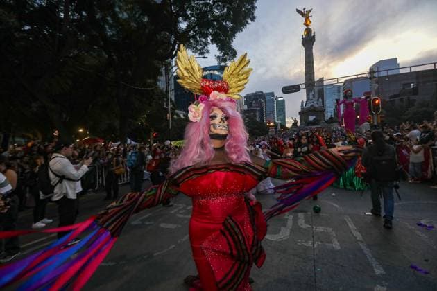 2025 Mega Procession of Catrinas People taking part during the 2025 Mega Procession of Catrinas as part of Dia de Muertos celebrations at Reforma Avenue. on October 26, 2025 in Mexico City, Mexico. (Photo by Ian Robles Eyepix Group) Copyright: xIanxRoblesx xEyepixxGroupx EL_26102025_172010JPEG