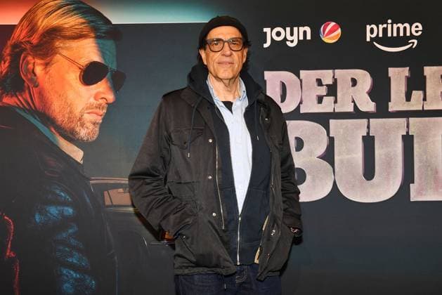 Helmfried von Luettichau bei der Premiere zur 6. Staffel von Der letzte Bulle (Amazon Prime & SAT.1) am 27.10.2025 im Gloria Palast in Muenchen Premiere in Muenchen - Der letzte Bulle (Amazon Prime & SAT.1) kehrt auf die Serienbuehne zurueck